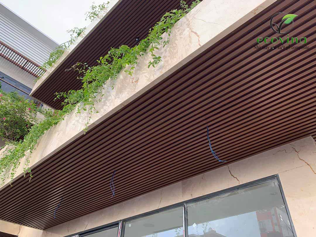 Thi công tấm ốp trần và thanh lam gỗ nhựa Ecovina tại Đà Nẵng 2020