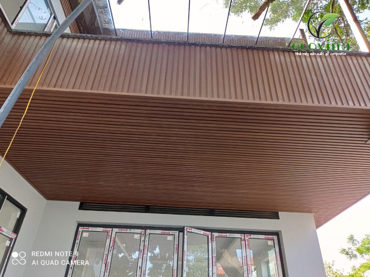 Công trình thi công ốp trần tường gỗ nhựa ngoài trời tại Hà Nội ...