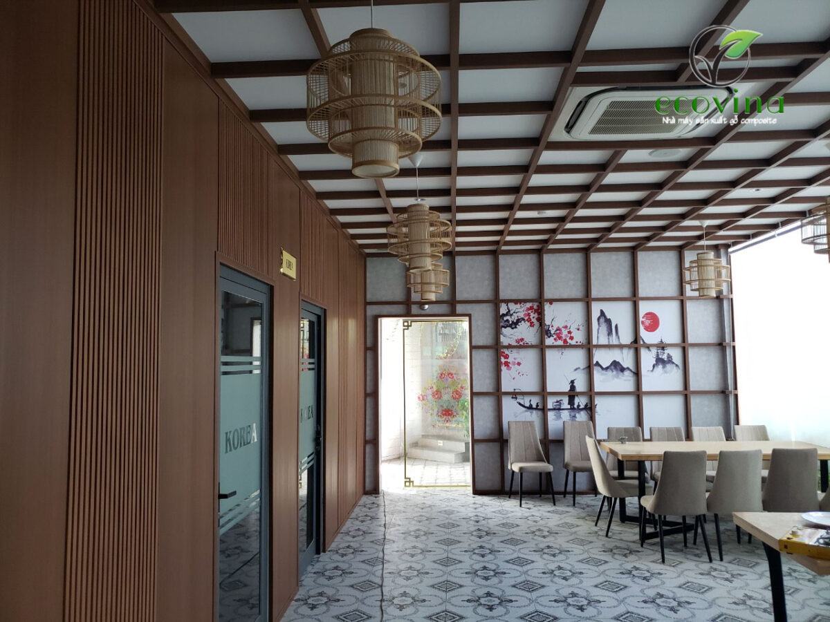 Thi công tấm ốp tường trần gỗ nhựa composite tại cửa hàng thành phố Hồ Chí Minh 2021