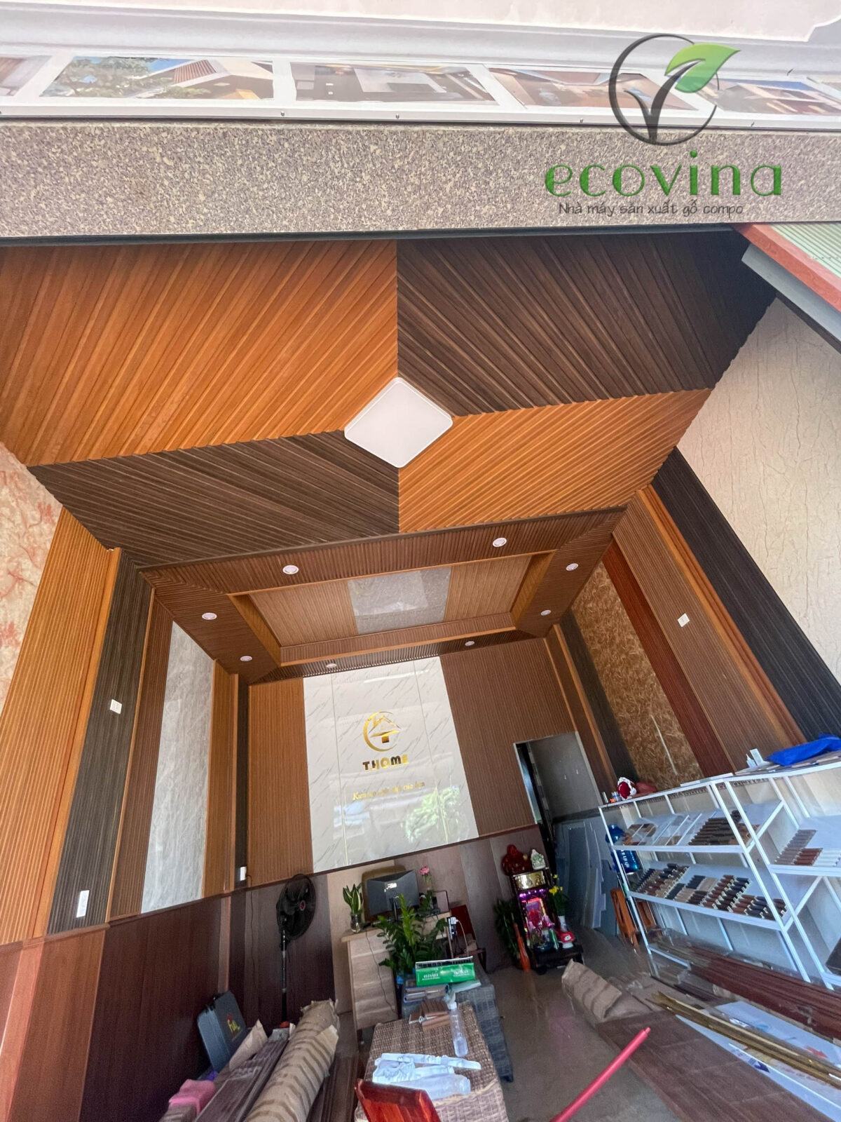 Ecovina thi công trần nan gỗ nhựa composite cho cửa hàng THOME Đà Nẵng