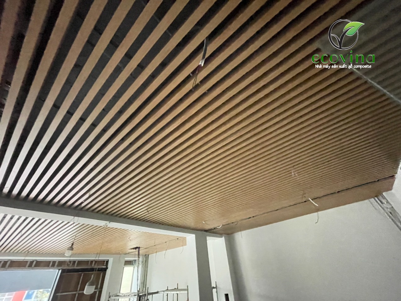 Trần nan gỗ nhựa composite Ecovina tại công trình 74 Bà Triệu ...