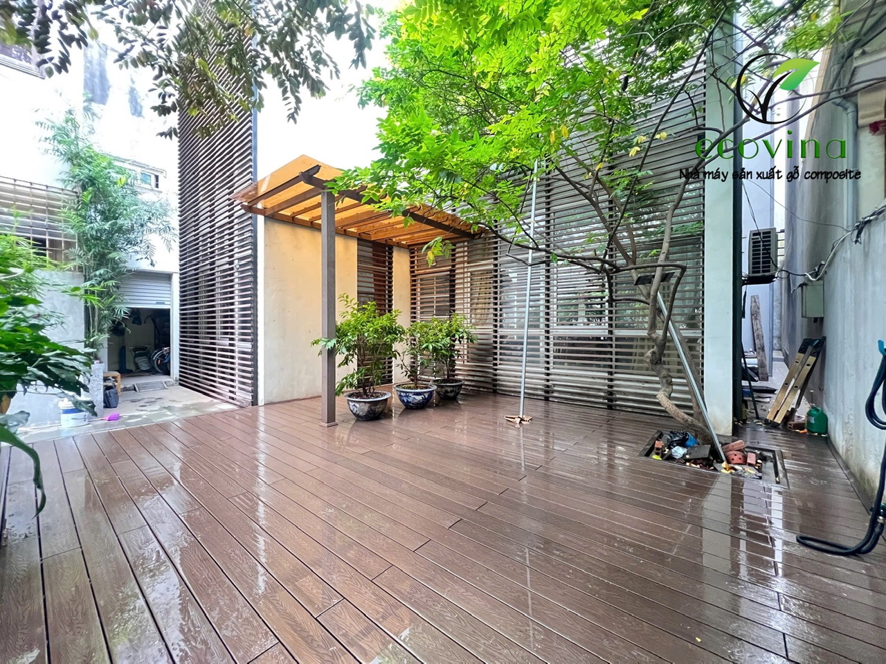 Thi công Sàn gỗ ngoài trời 140T25 3d, Giàn hoa asa lam che nắng Ecovina 42x32 tại Hà Nội