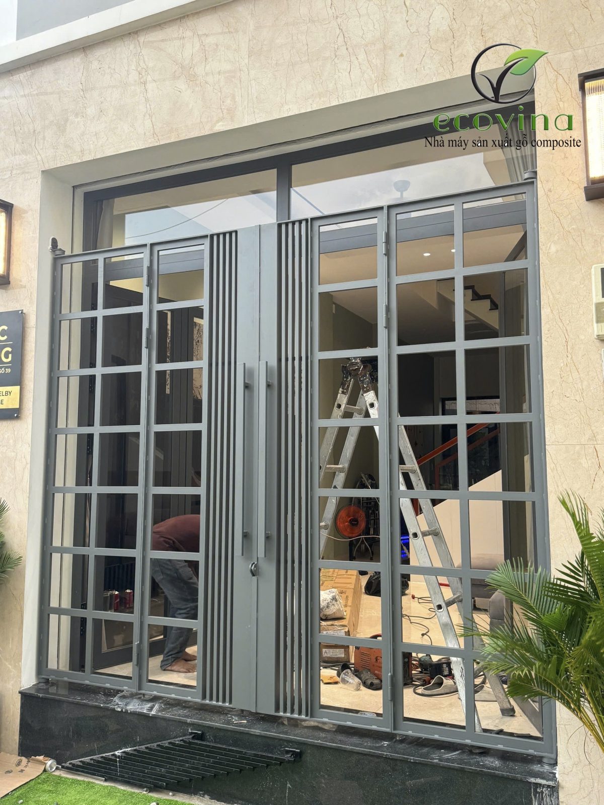 Tấm ốp phủ ASA Ecovina – Lựa chọn hoàn hảo cho cửa cổng ngoại thất